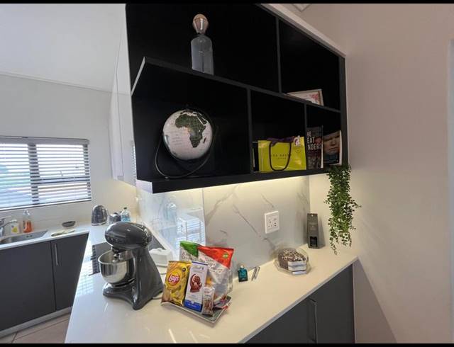 3 BEDROOM APARTMENT FOR SALE IN UMHLANGA ROCKS